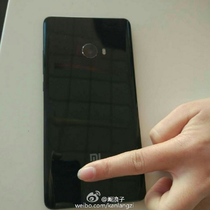 Новые фотографии Xiaomi Mi Note 2 и технические характеристики